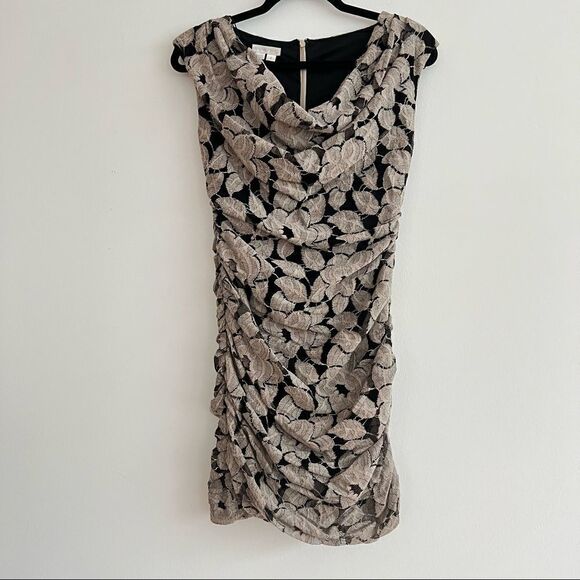 London Time Black Floral Lace Overlay Cinched Sides Sleeveless Mini Dress Size 4 - Picture 1 of 8